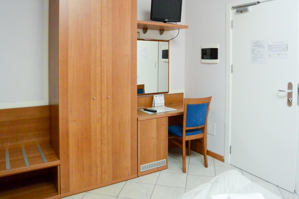 Albergo Meuble Abatjour Mântua Exterior foto