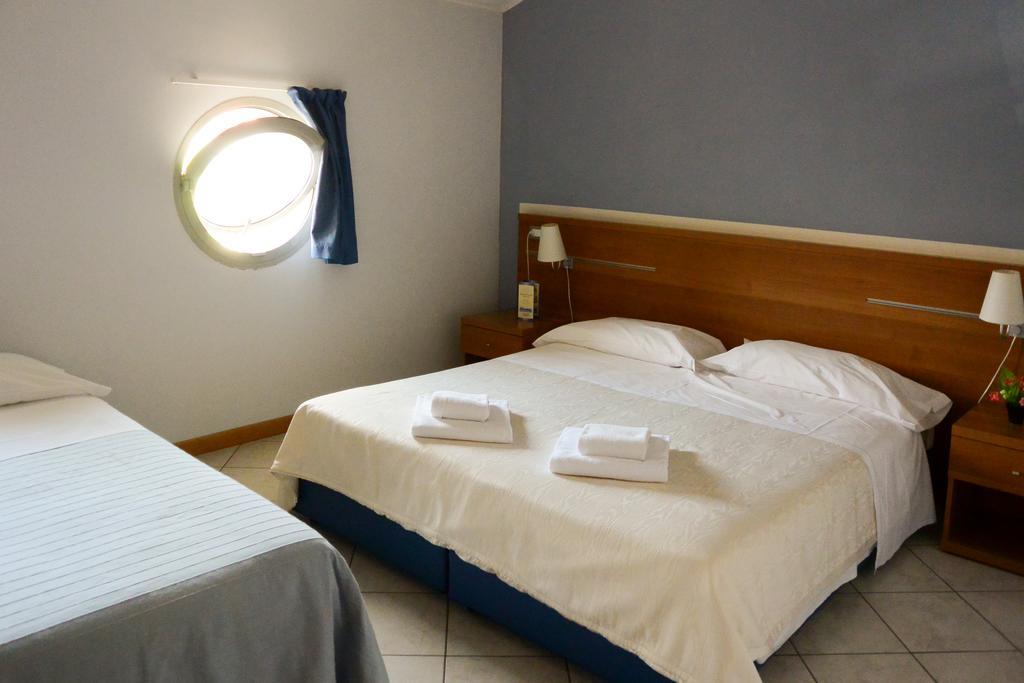Albergo Meuble Abatjour Mântua Exterior foto