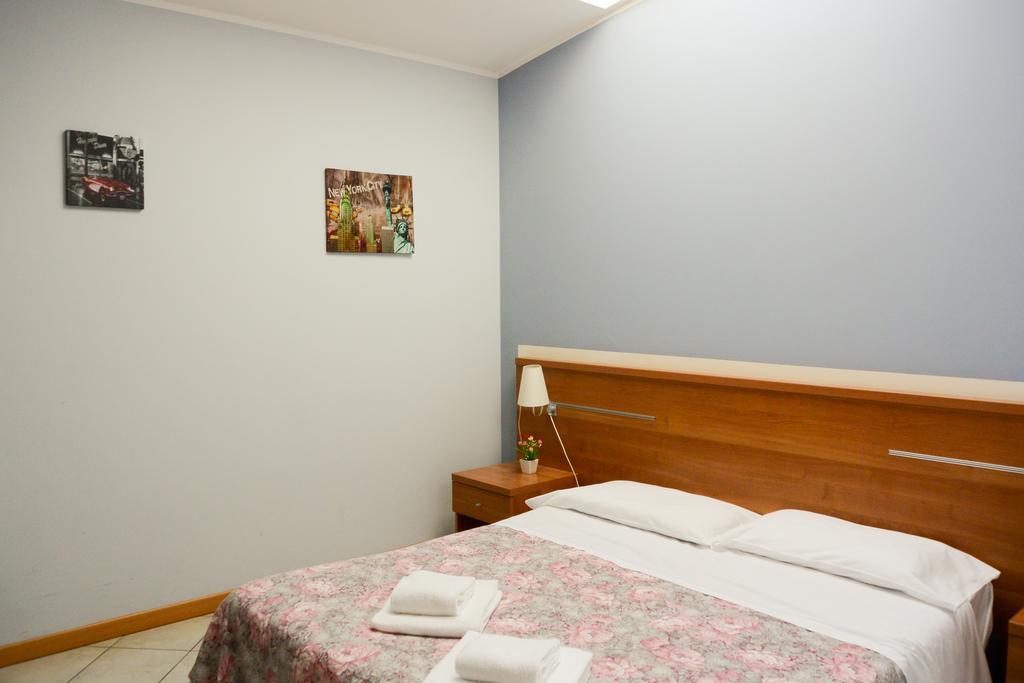 Albergo Meuble Abatjour Mântua Exterior foto