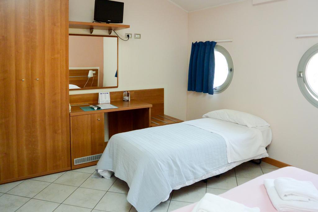 Albergo Meuble Abatjour Mântua Exterior foto