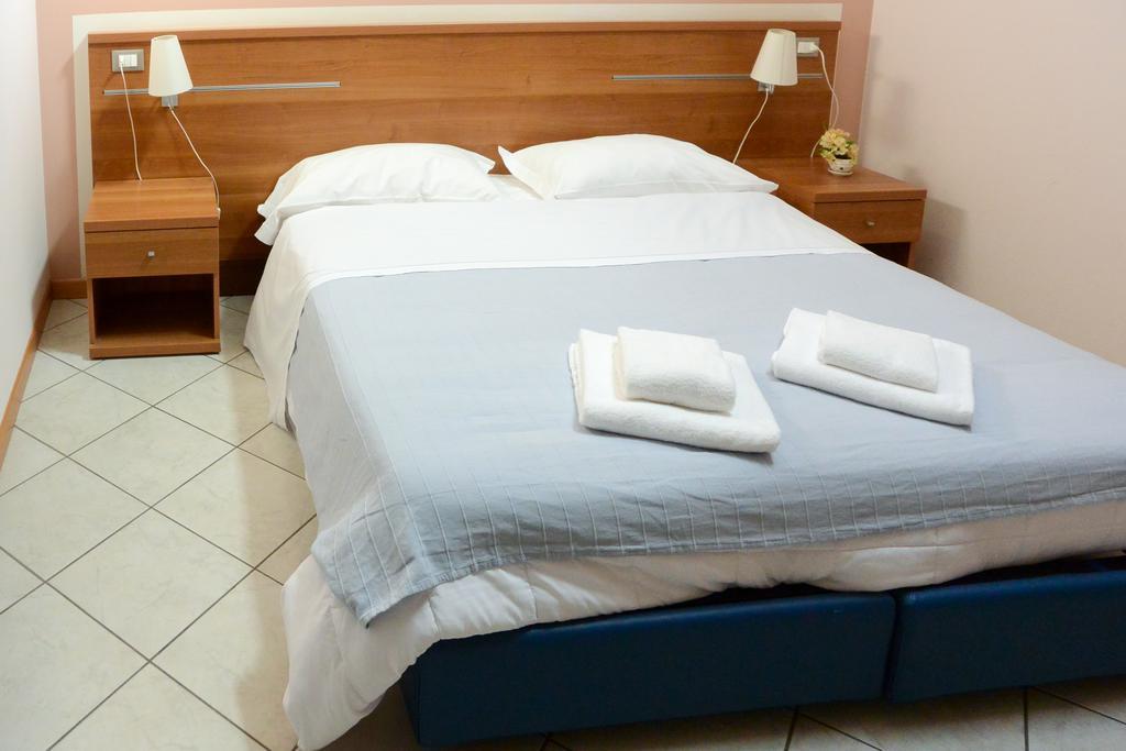 Albergo Meuble Abatjour Mântua Exterior foto