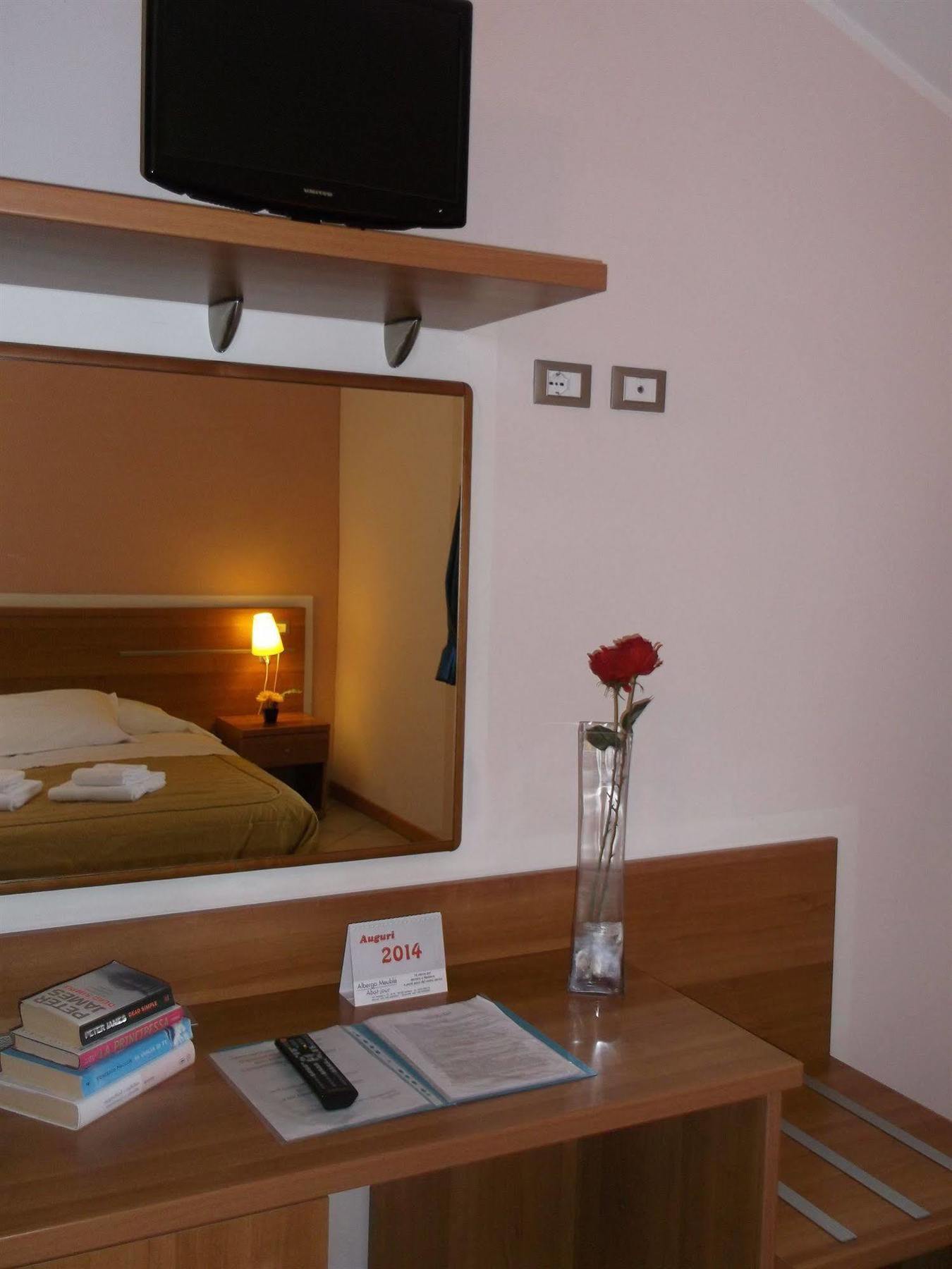 Albergo Meuble Abatjour Mântua Exterior foto