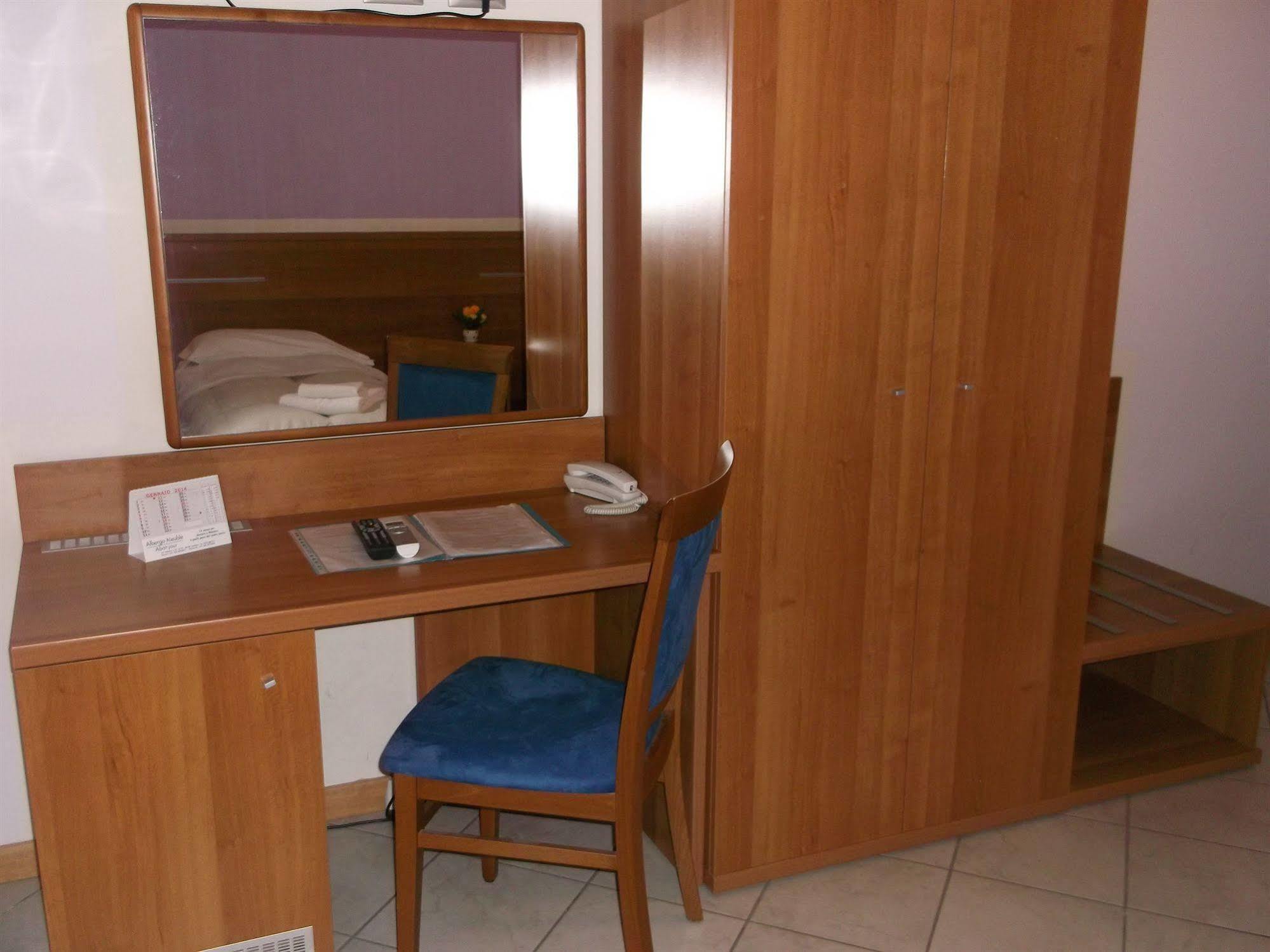 Albergo Meuble Abatjour Mântua Exterior foto
