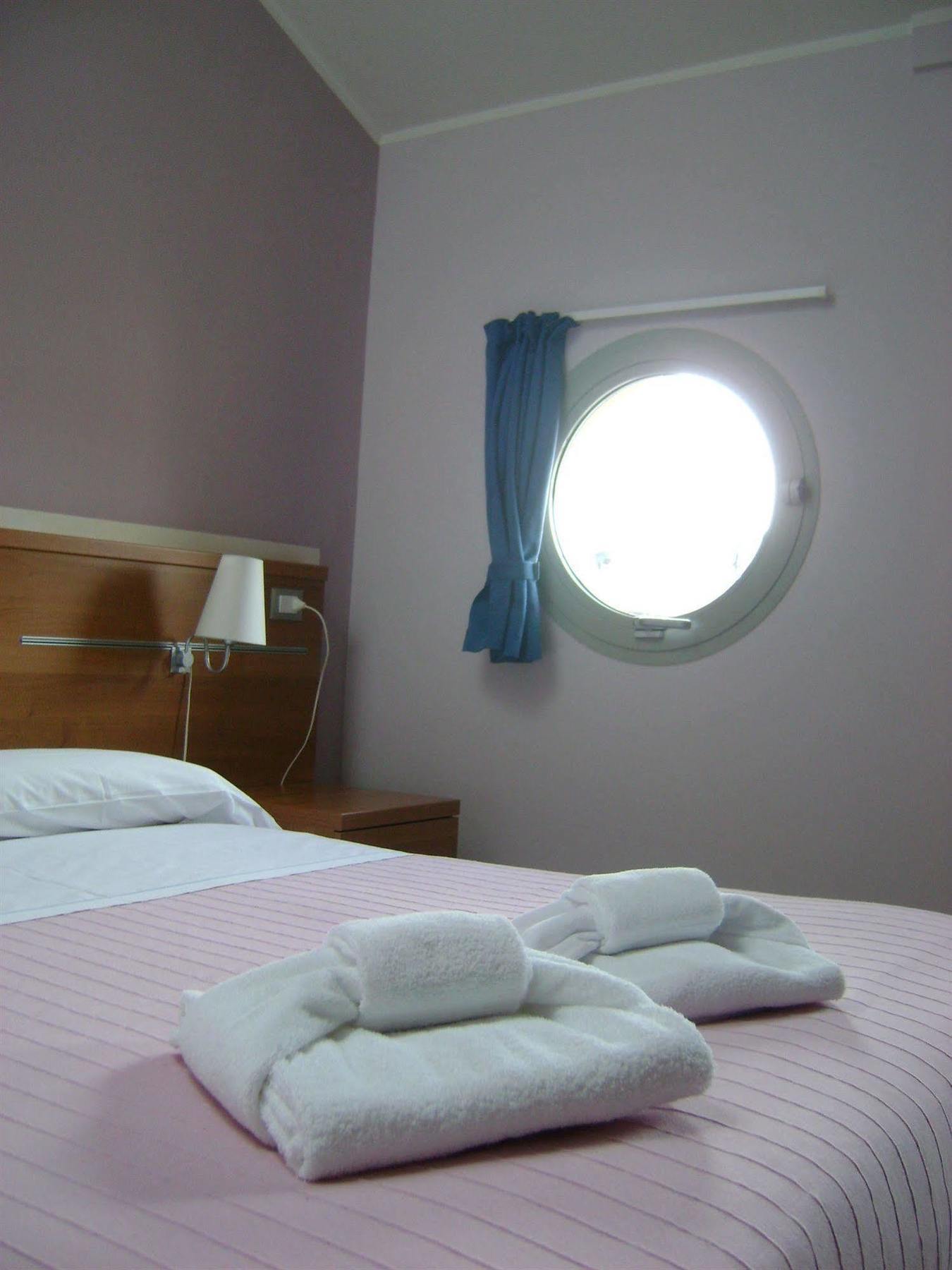 Albergo Meuble Abatjour Mântua Exterior foto