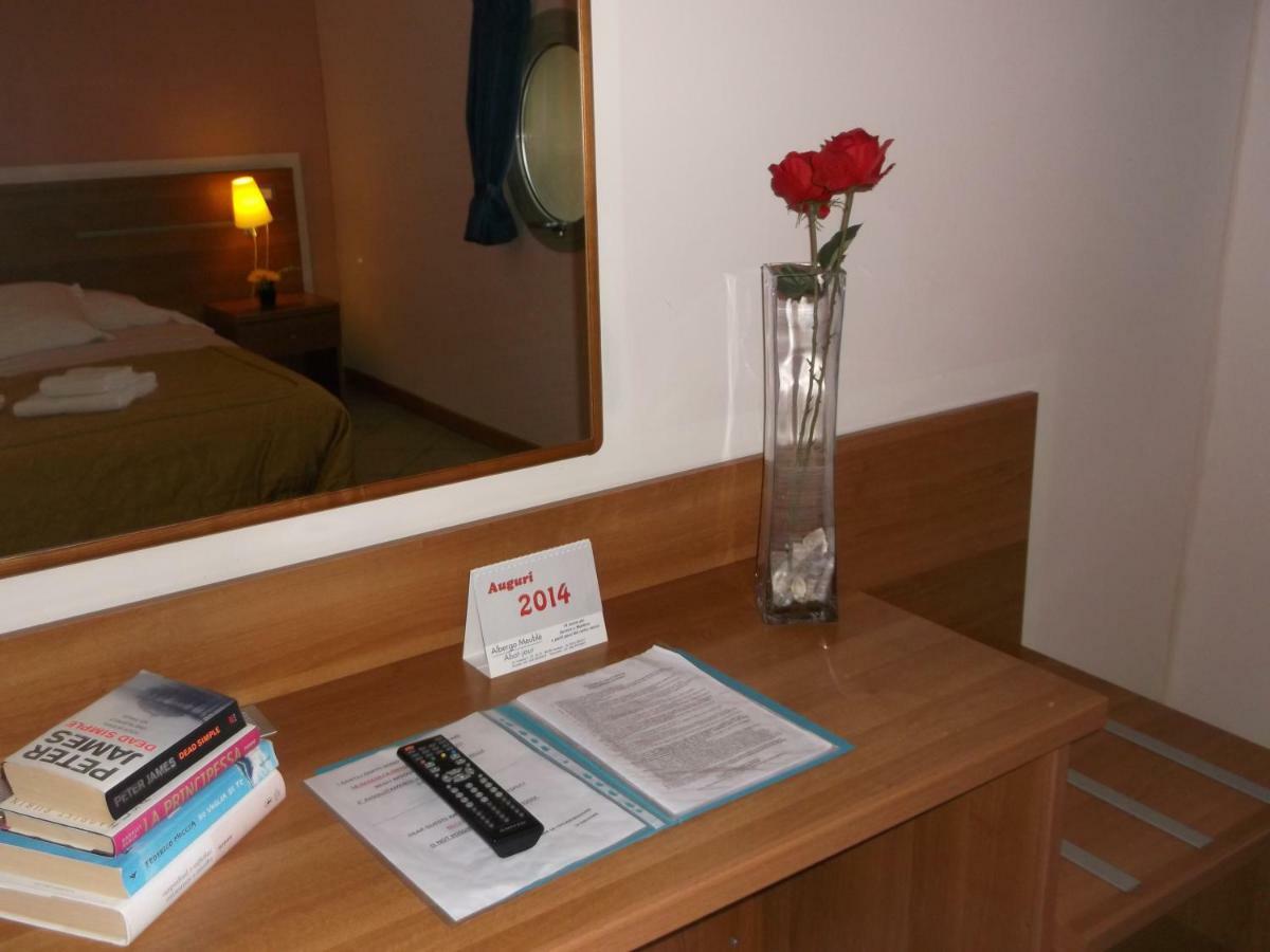 Albergo Meuble Abatjour Mântua Quarto foto